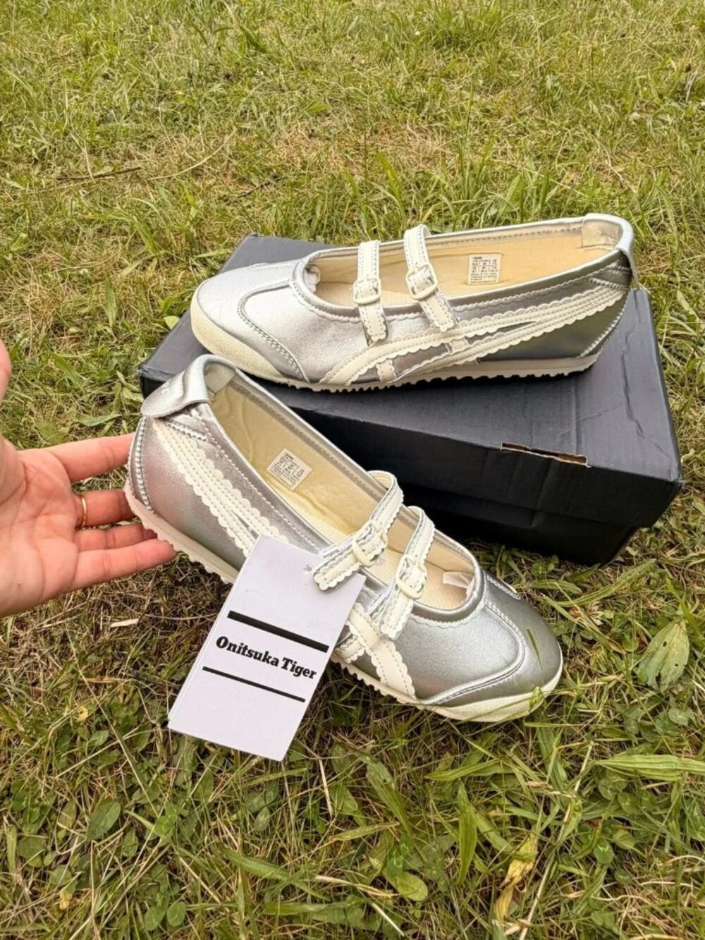 Women’s Silver Onitsuka Tiger Sneakers Retro Mexico 66 Shoes - Picture 3 of 6